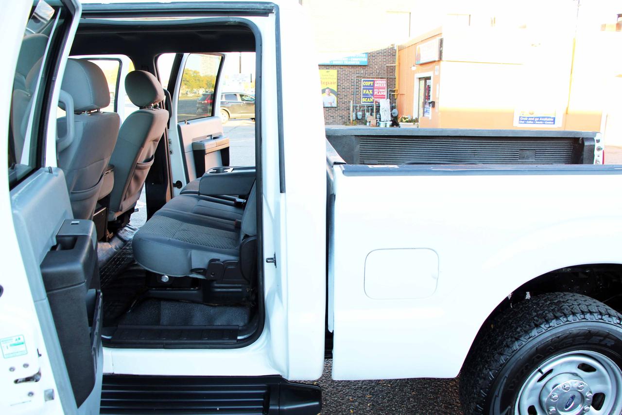 2015 Ford SUPER DUTY F-250 SRW XLT Photo