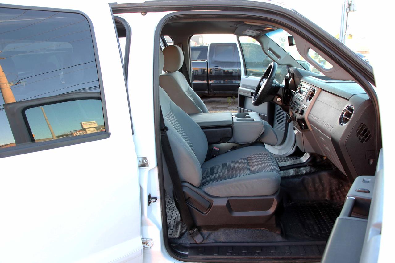 2015 Ford SUPER DUTY F-250 SRW XLT Photo