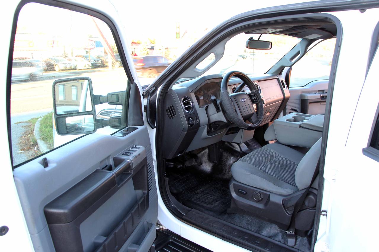 2015 Ford SUPER DUTY F-250 SRW XLT Photo