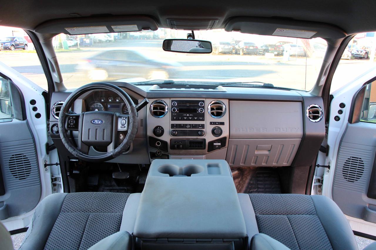 2015 Ford SUPER DUTY F-250 SRW XLT Photo