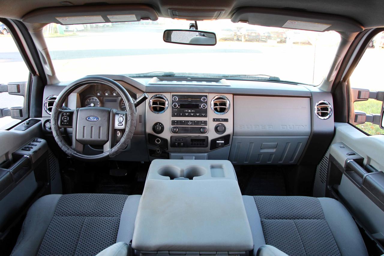 2015 Ford SUPER DUTY F-250 SRW XLT Photo