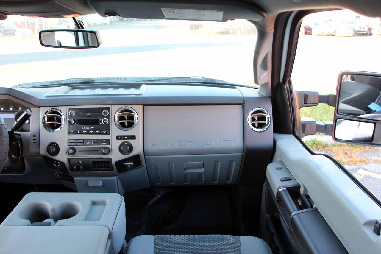 2015 Ford SUPER DUTY F-250 SRW XLT Photo