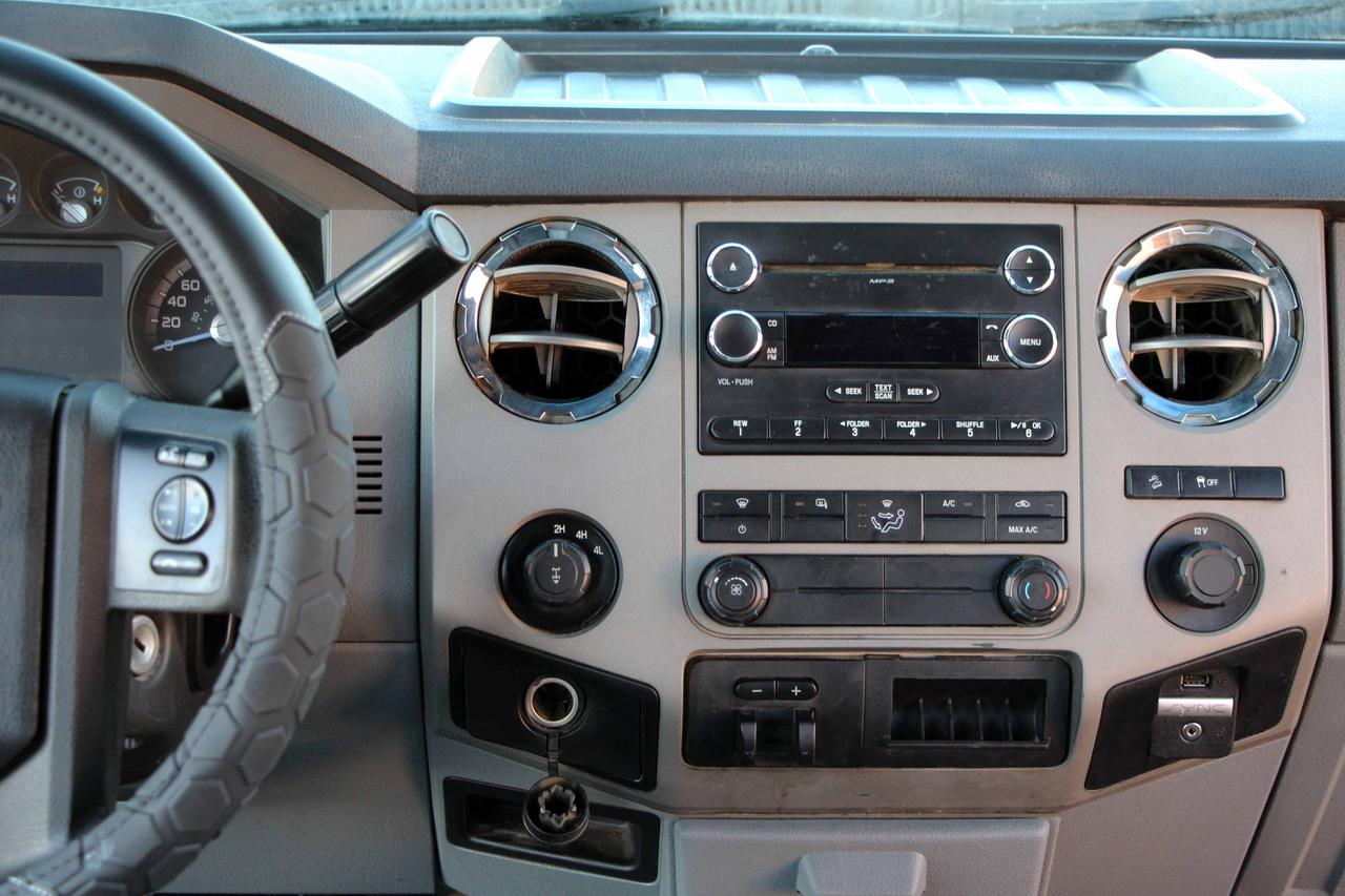 2015 Ford SUPER DUTY F-250 SRW XLT Photo