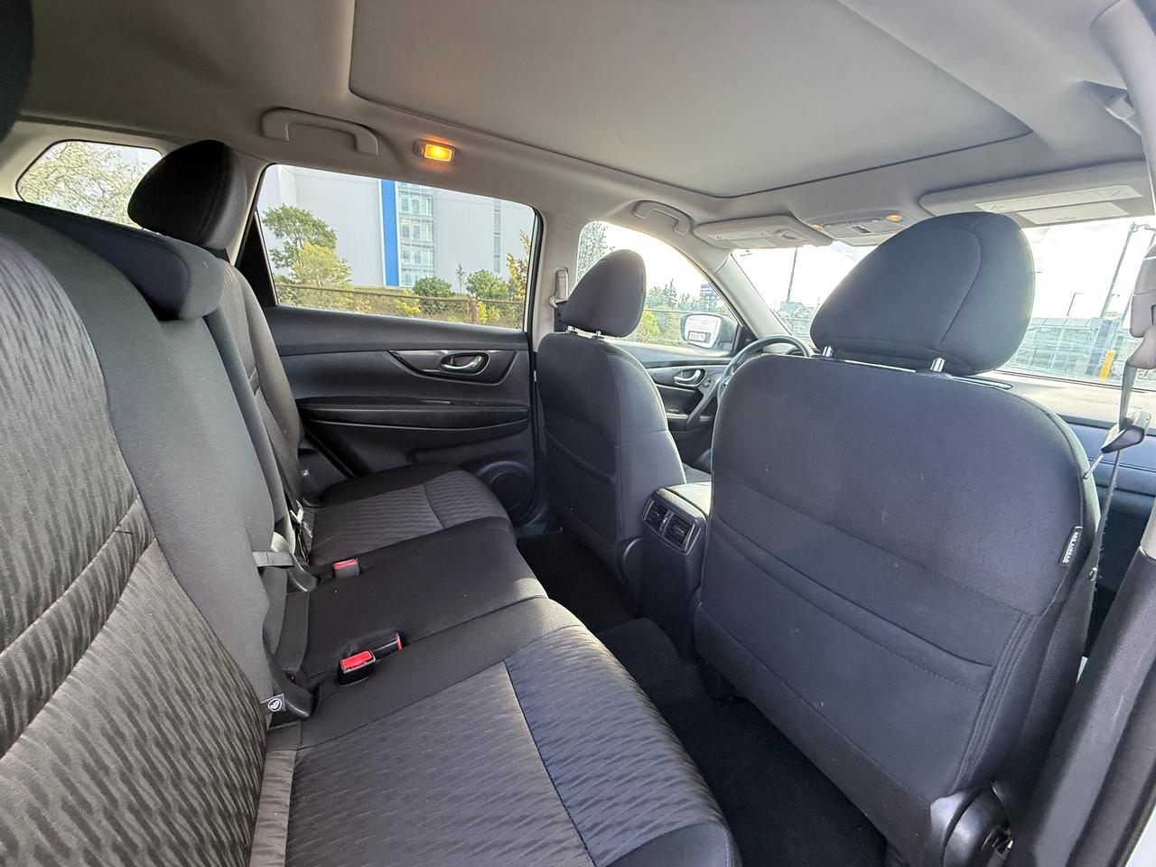 2018 Nissan Rogue SV*PANO ROOF*LANE ASSIST* Photo