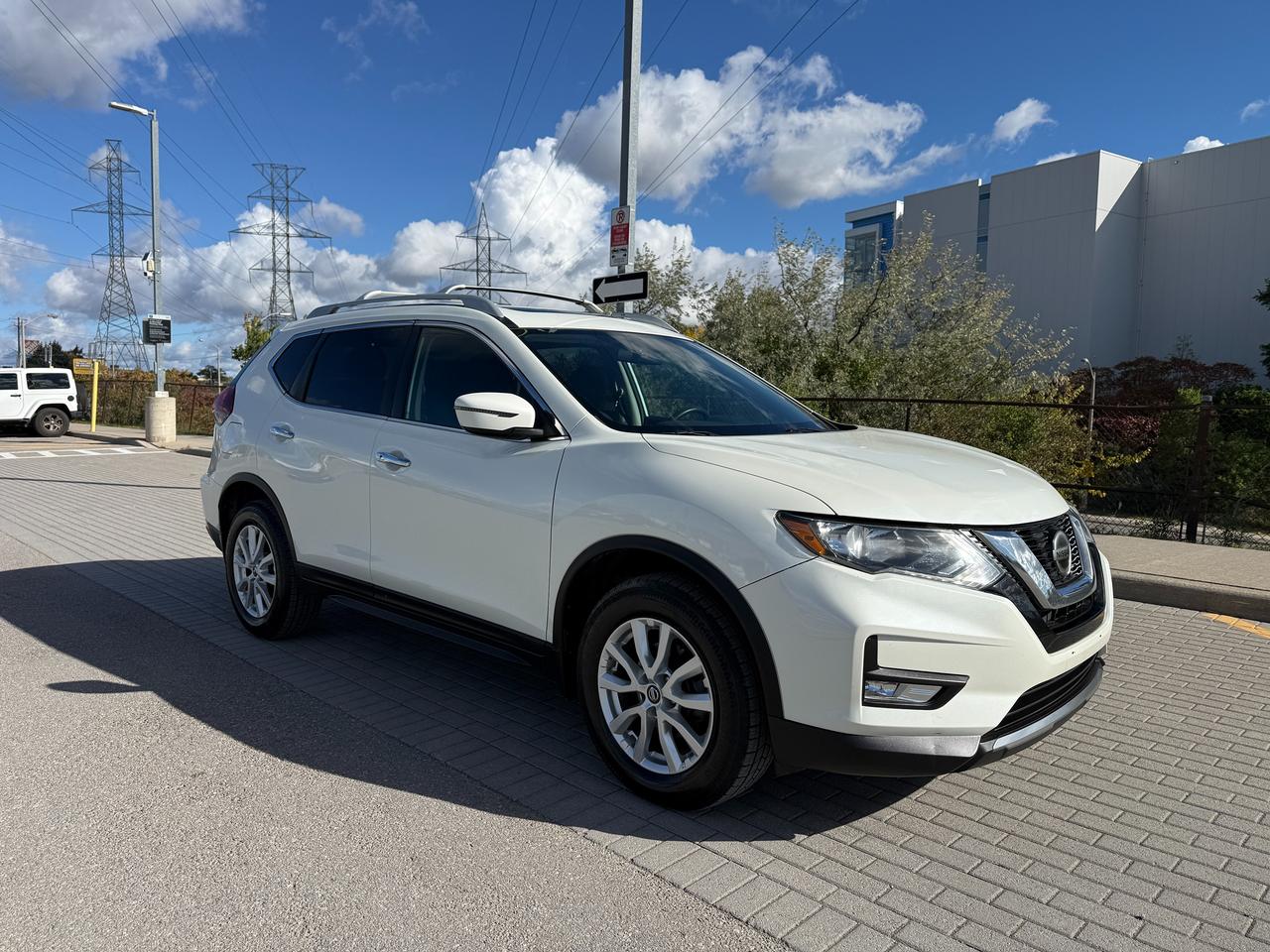 2018 Nissan Rogue SV*PANO ROOF*LANE ASSIST* Photo