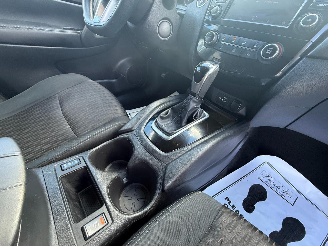 2018 Nissan Rogue SV*PANO ROOF*LANE ASSIST* Photo