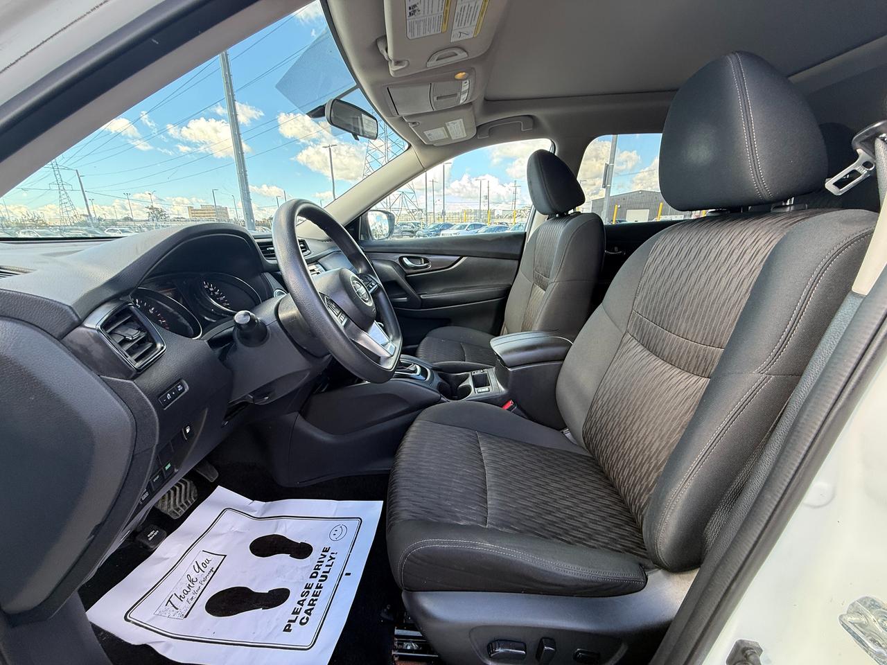 2018 Nissan Rogue SV*PANO ROOF*LANE ASSIST* Photo
