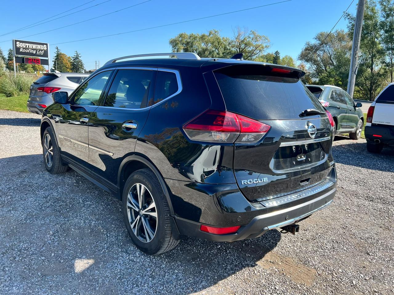 2019 Nissan Rogue SV CERTIFIED Photo2