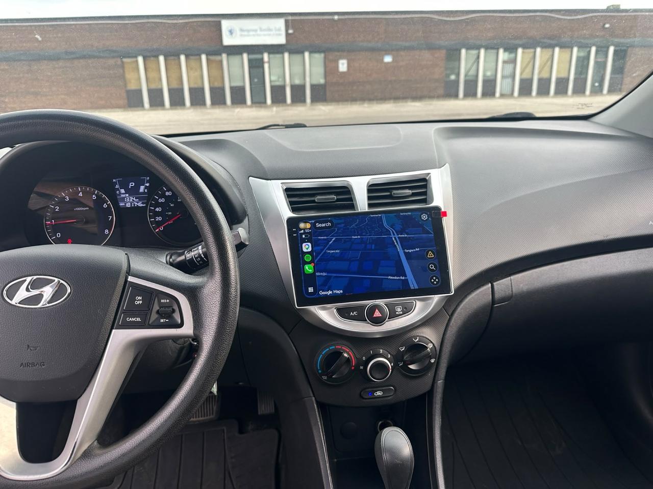 2012 Hyundai Accent GL Photo