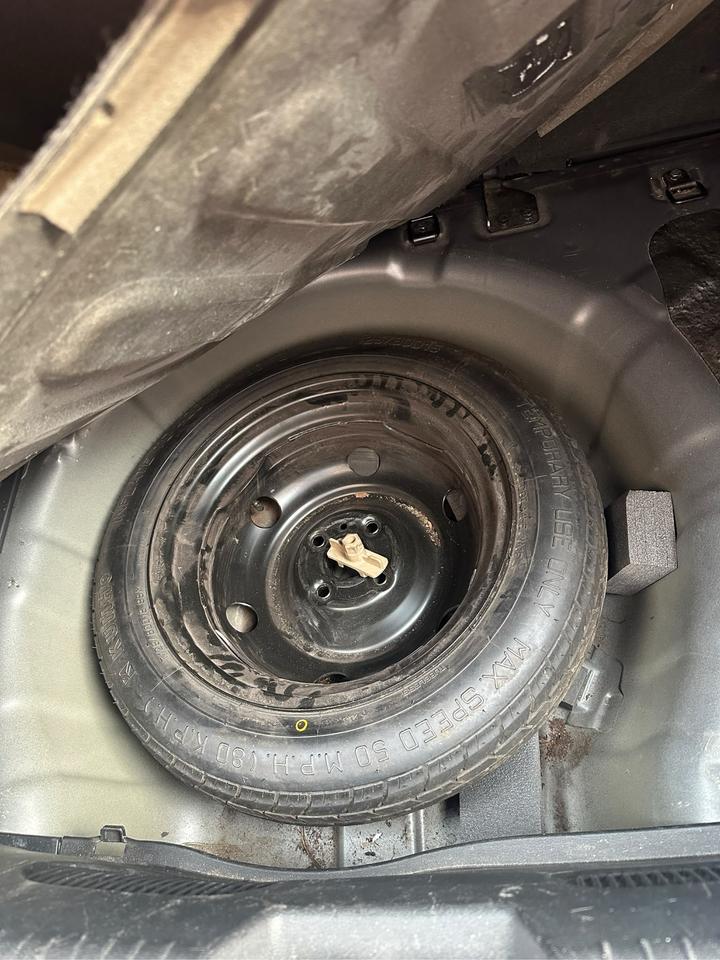 2012 Hyundai Accent GL Photo