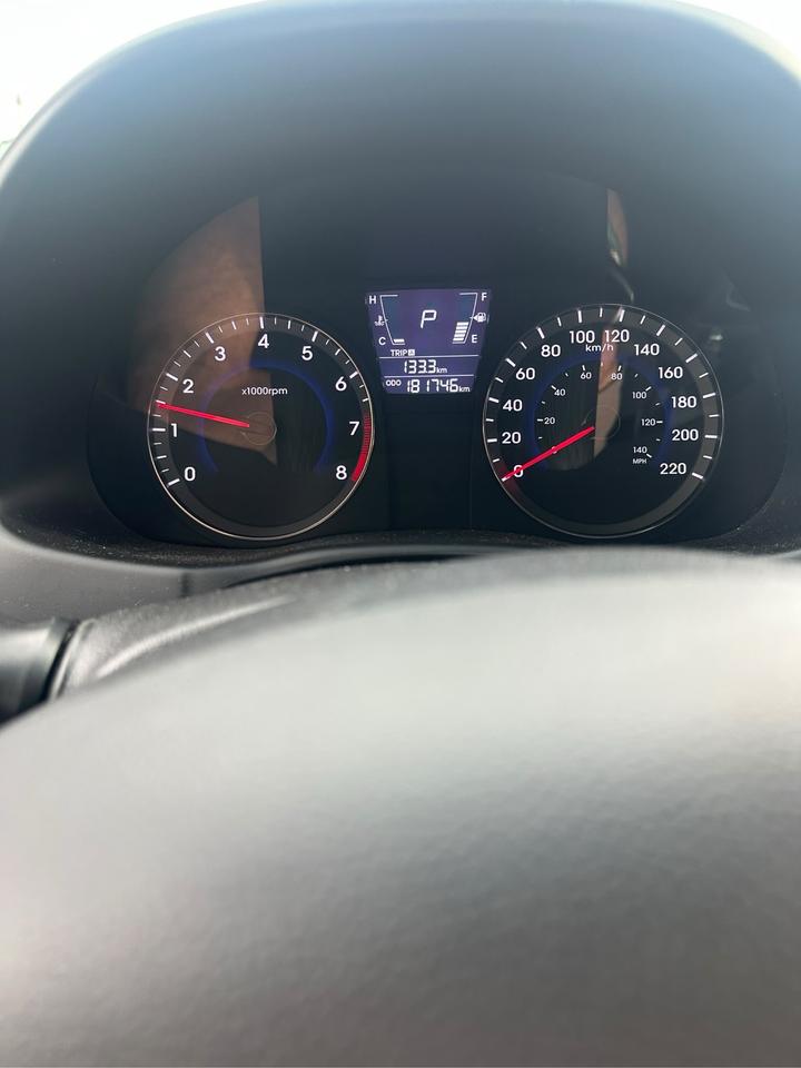 2012 Hyundai Accent GL Photo