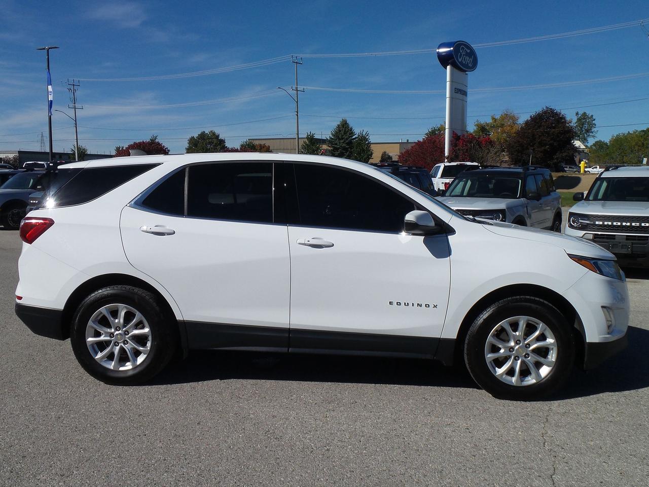 2019 Chevrolet Equinox LT TRIM, AWD, HEATED SEATS, REMOTE START! LOCAL! Photo3