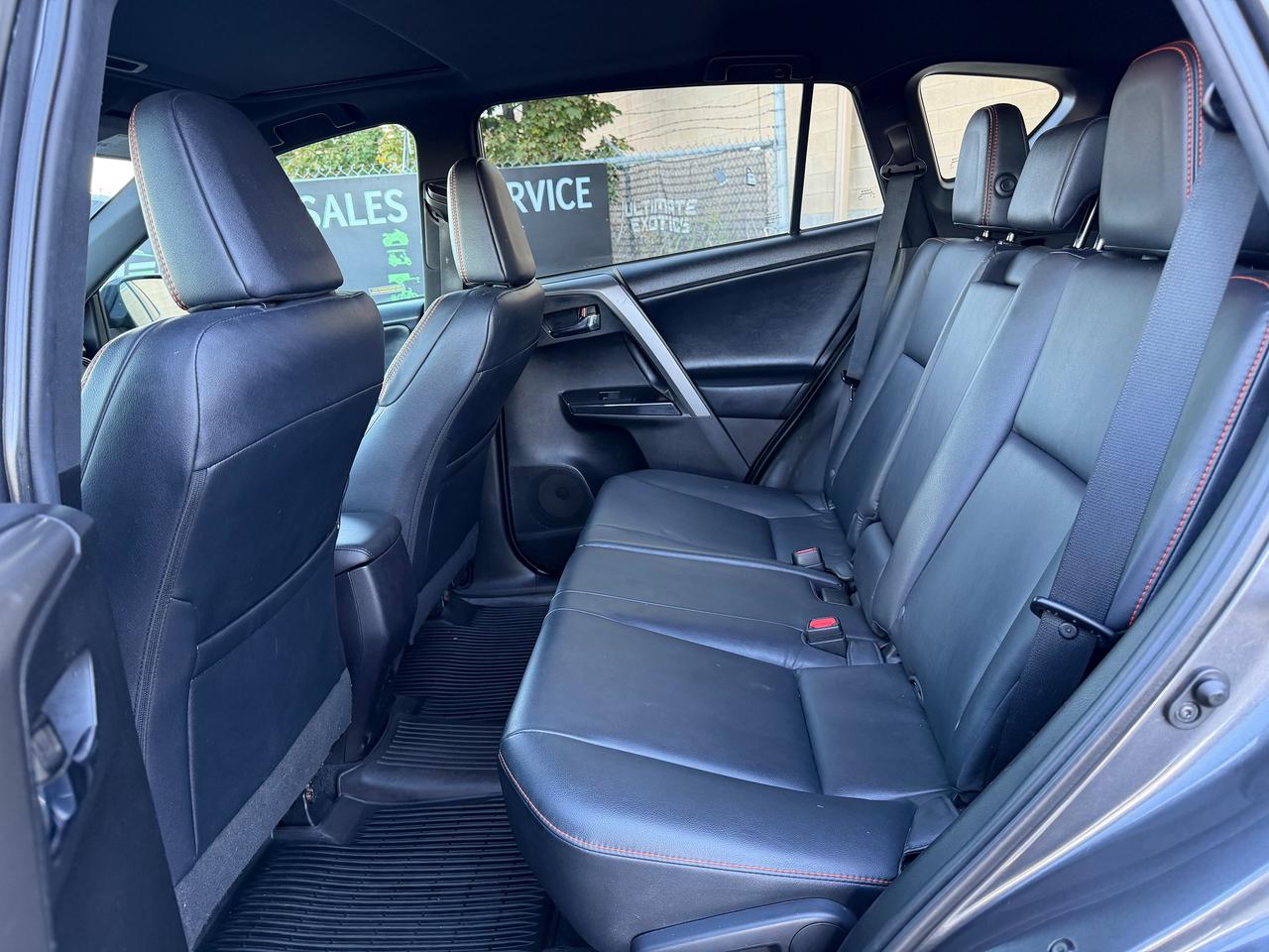 2016 Toyota RAV4 se Photo