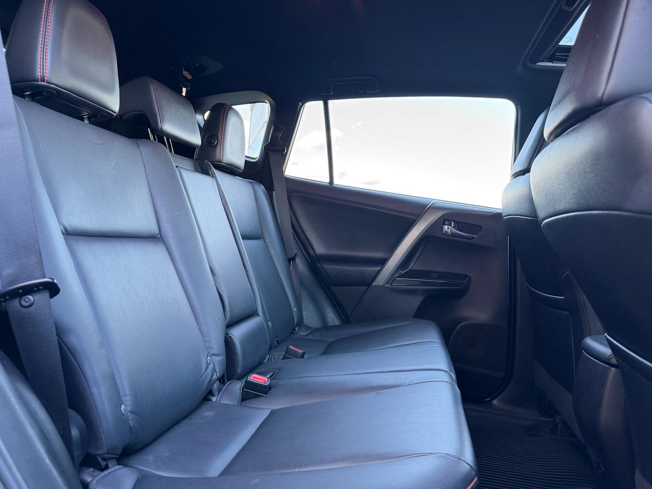 2016 Toyota RAV4 se Photo