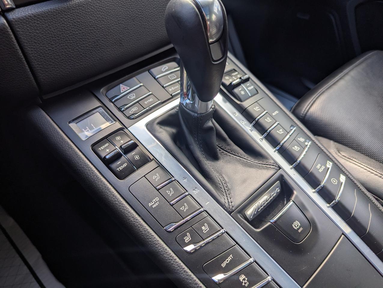 2015 Porsche Macan S Photo