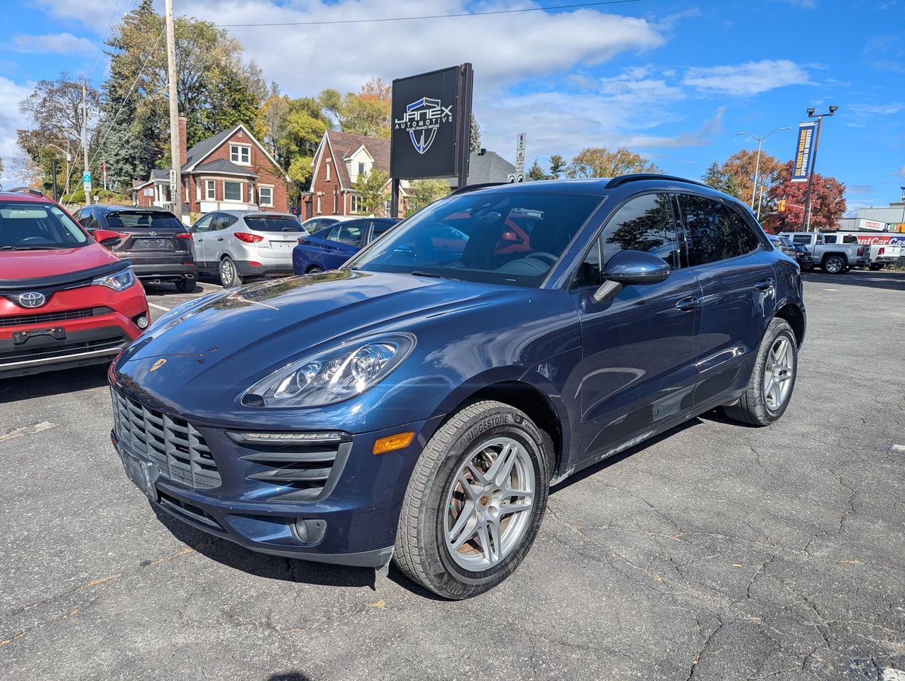 2015 Porsche Macan S Photo0