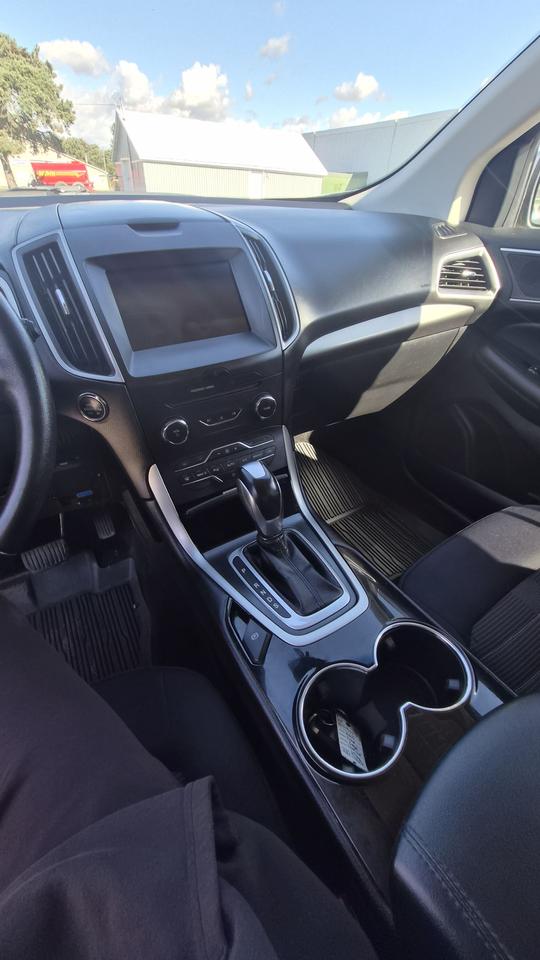 2017 Ford Edge SEL Photo