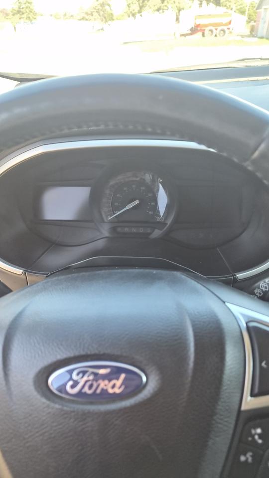 2017 Ford Edge SEL Photo
