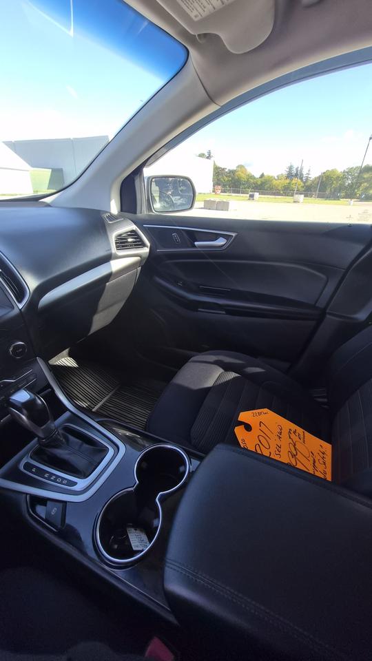 2017 Ford Edge SEL Photo