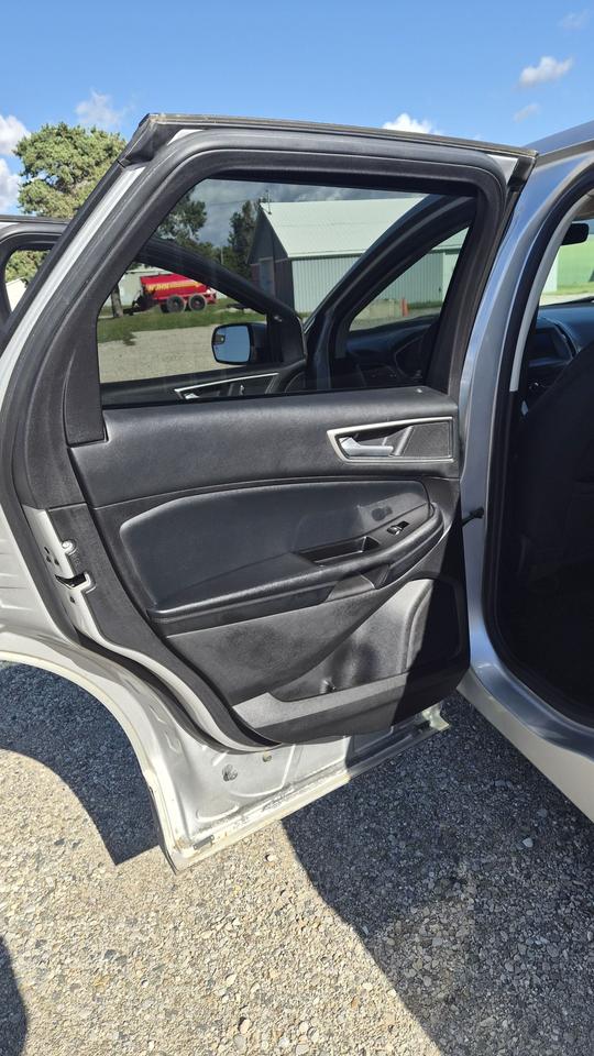 2017 Ford Edge SEL Photo