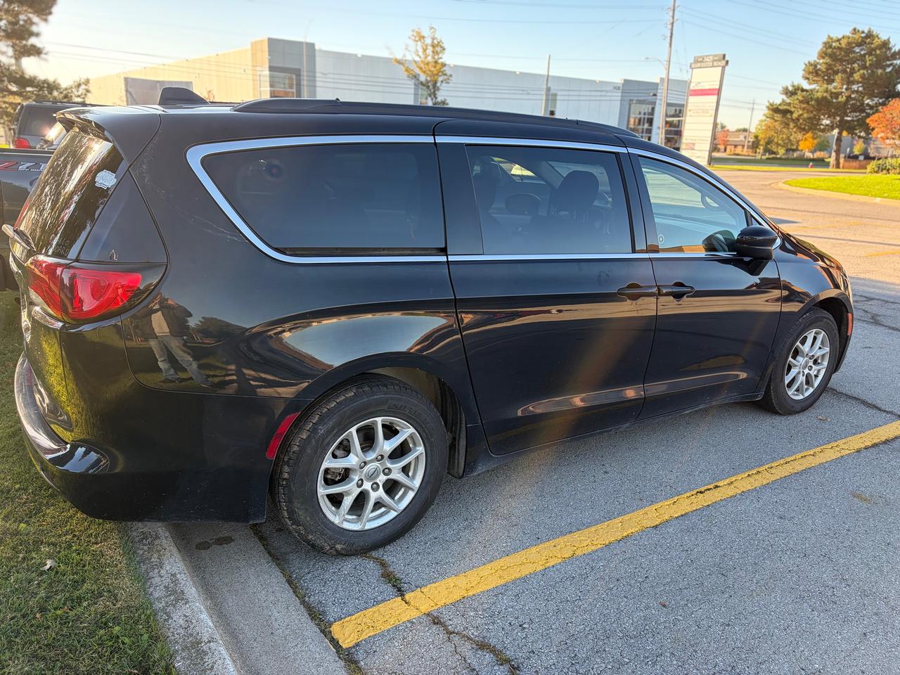 2021 Chrysler Grand Caravan SXT Photo
