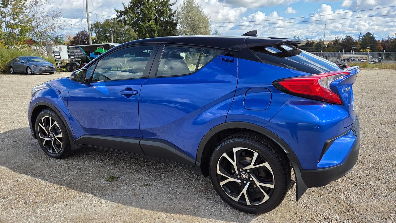 2021 Toyota C-HR XLE Premium Photo5