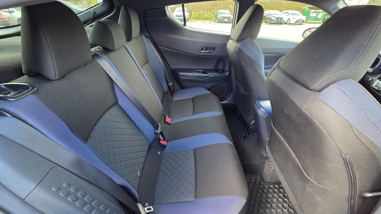 2021 Toyota C-HR XLE Premium Photo