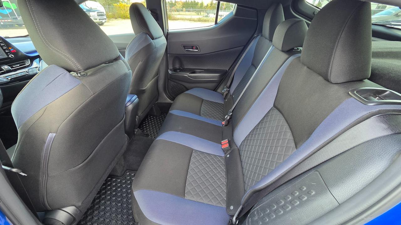 2021 Toyota C-HR XLE Premium Photo