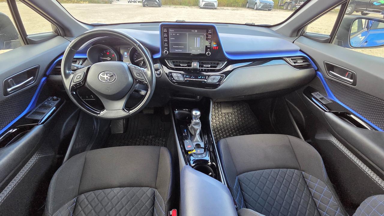 2021 Toyota C-HR XLE Premium Photo