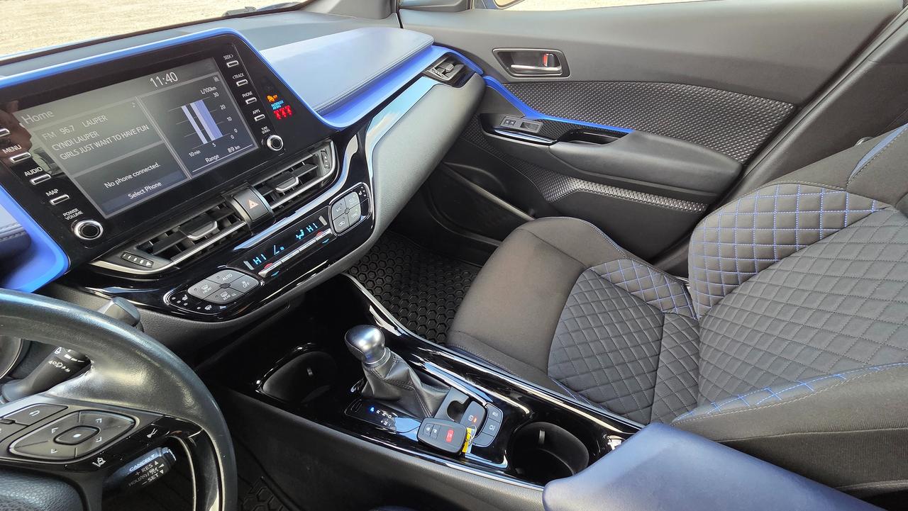 2021 Toyota C-HR XLE Premium Photo