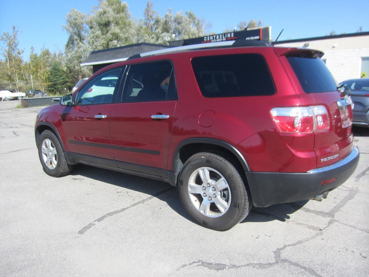 2011 GMC Acadia SL Photo