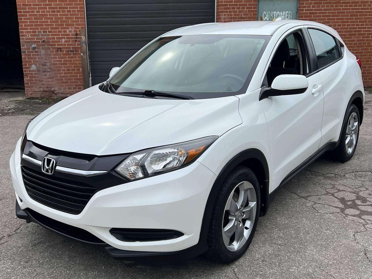 2017 Honda HR-V LX 6 SPEED MANUAL BACKUP CAMERA BLUE TOOTH Photo