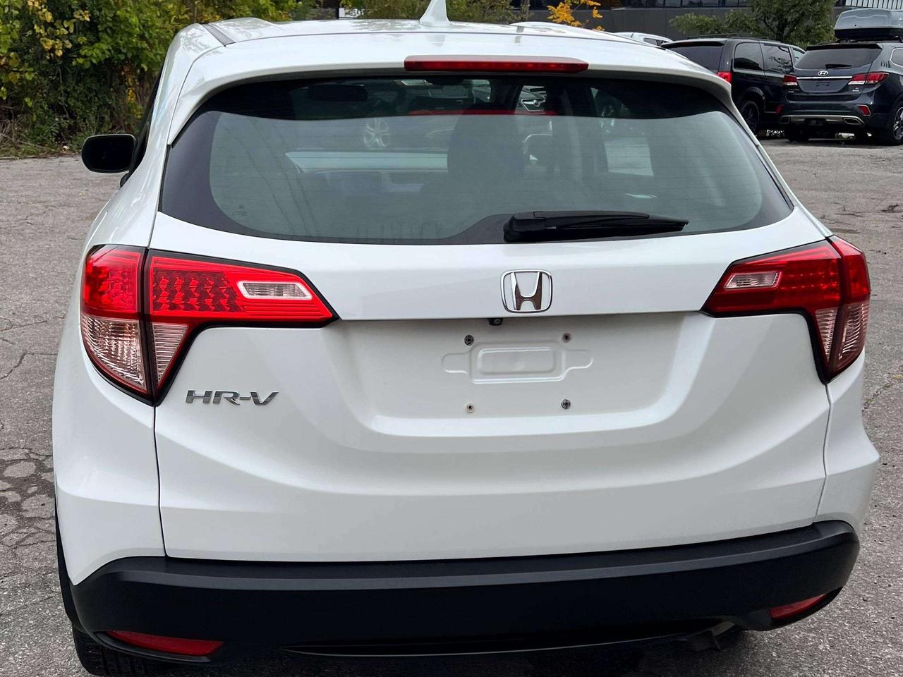2017 Honda HR-V LX 6 SPEED MANUAL BACKUP CAMERA BLUE TOOTH Photo