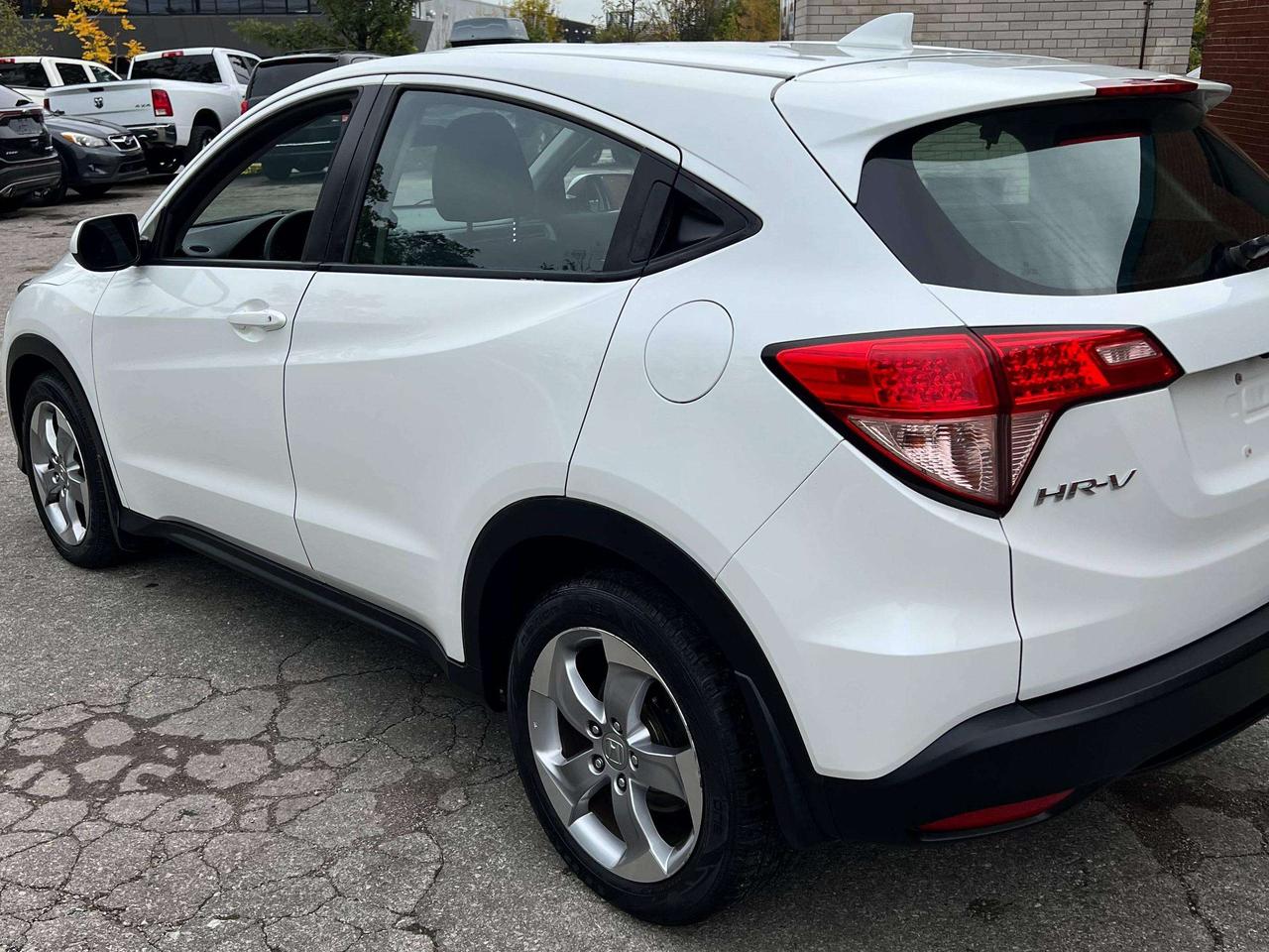 2017 Honda HR-V LX 6 SPEED MANUAL BACKUP CAMERA BLUE TOOTH Photo