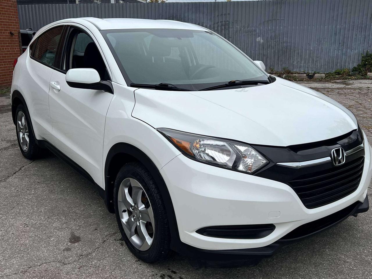 2017 Honda HR-V LX 6 SPEED MANUAL BACKUP CAMERA BLUE TOOTH Photo