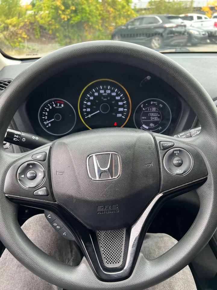 2017 Honda HR-V LX 6 SPEED MANUAL BACKUP CAMERA BLUE TOOTH Photo