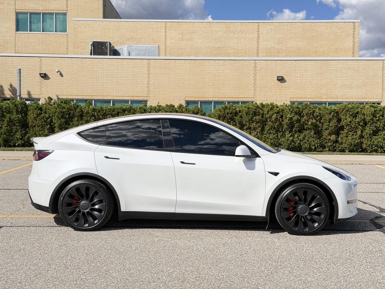 2022 Tesla Model Y PERFORMANCE | AWD | No-Accident | Leather | Loaded Photo