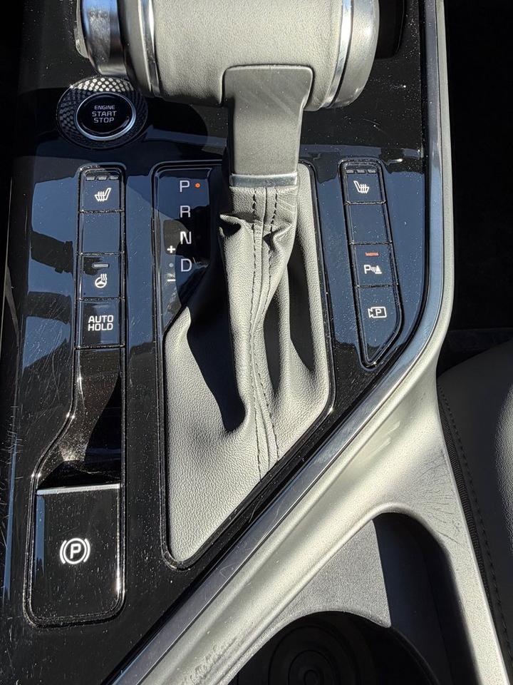 2024 Kia NIRO EX Photo