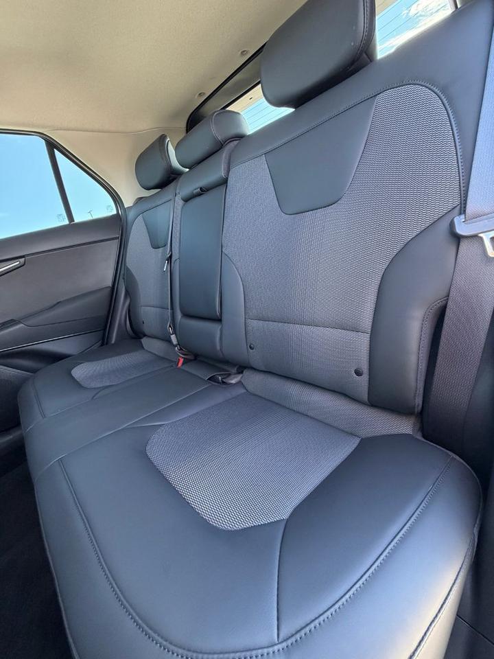 2024 Kia NIRO EX Photo