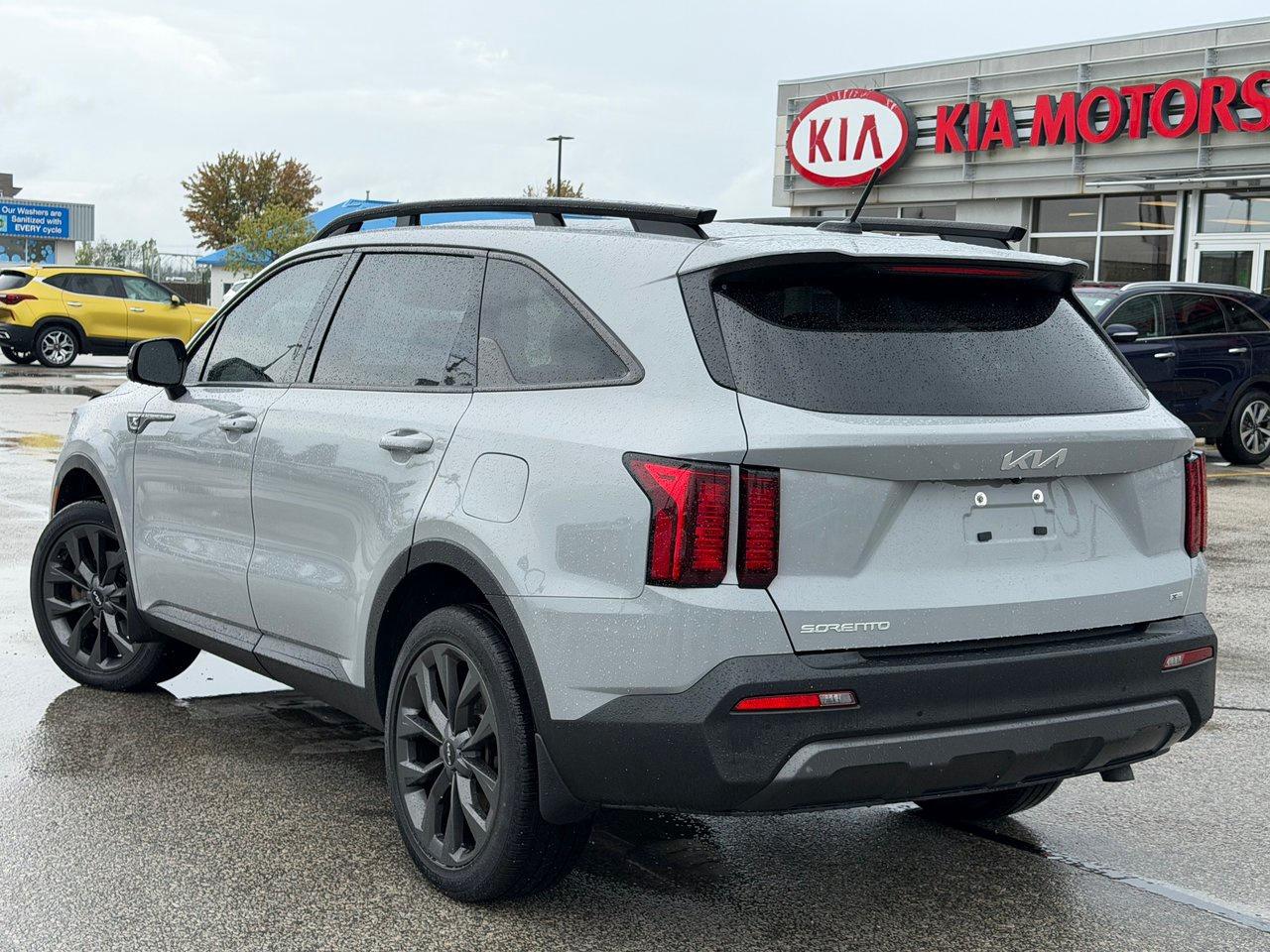 2023 Kia Sorento X-Line Photo2