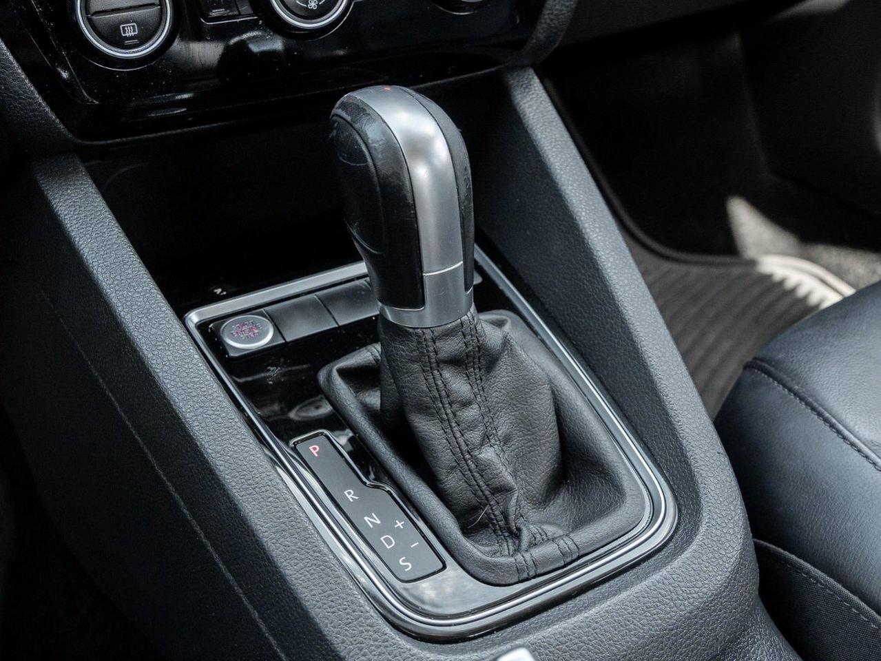 2015 Volkswagen Jetta Sedan Highline Photo