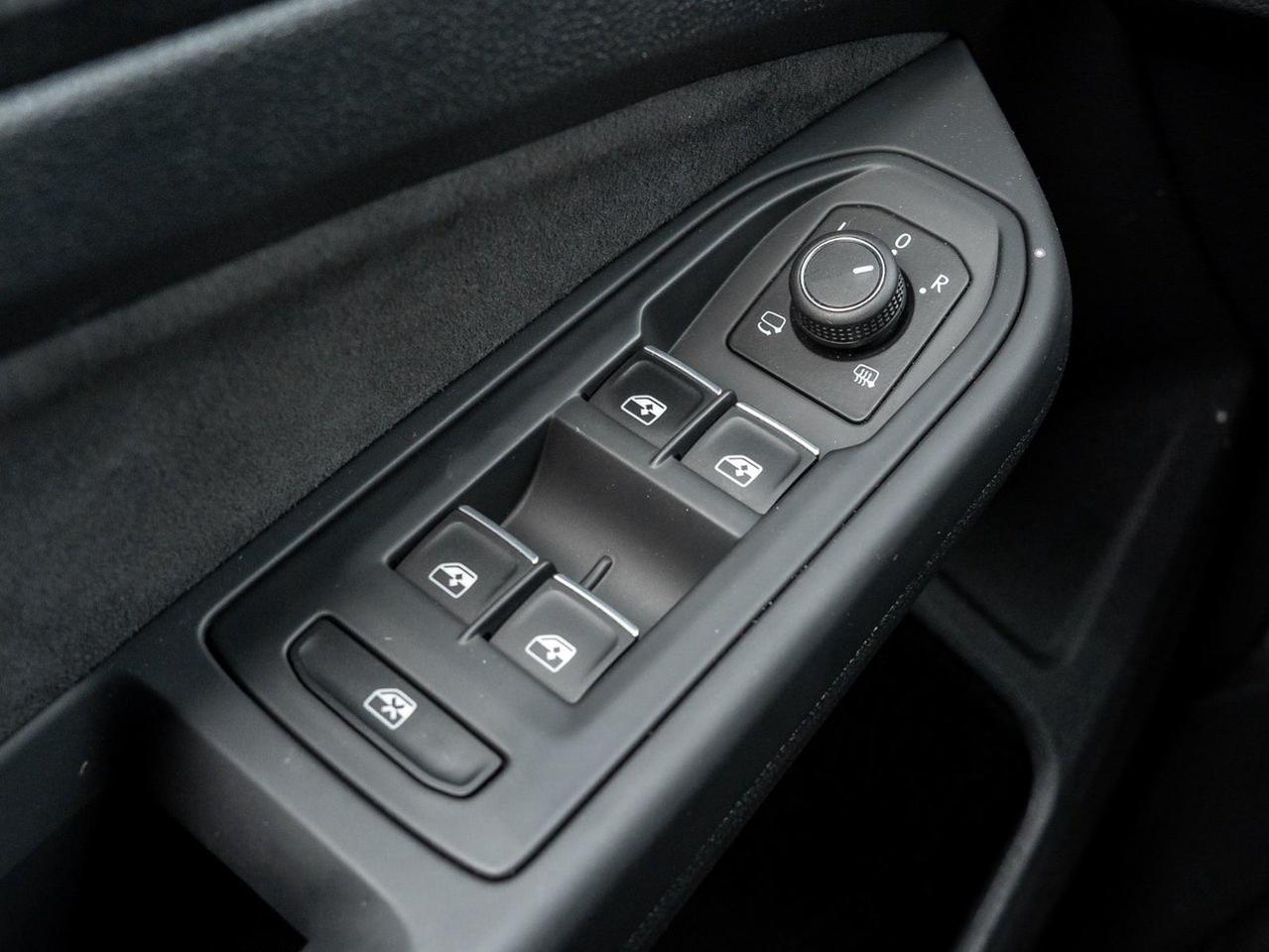 2024 Volkswagen Golf GTI 380 Autobahn Photo