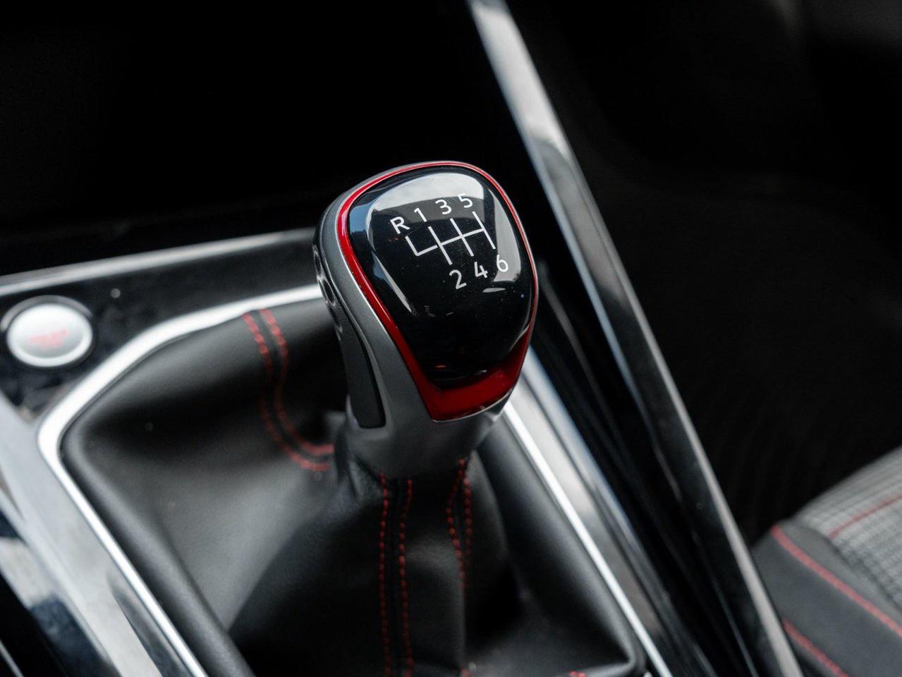 2024 Volkswagen Golf GTI 380 Autobahn Photo