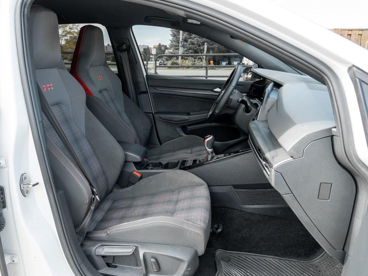 2024 Volkswagen Golf GTI 380 Autobahn Photo