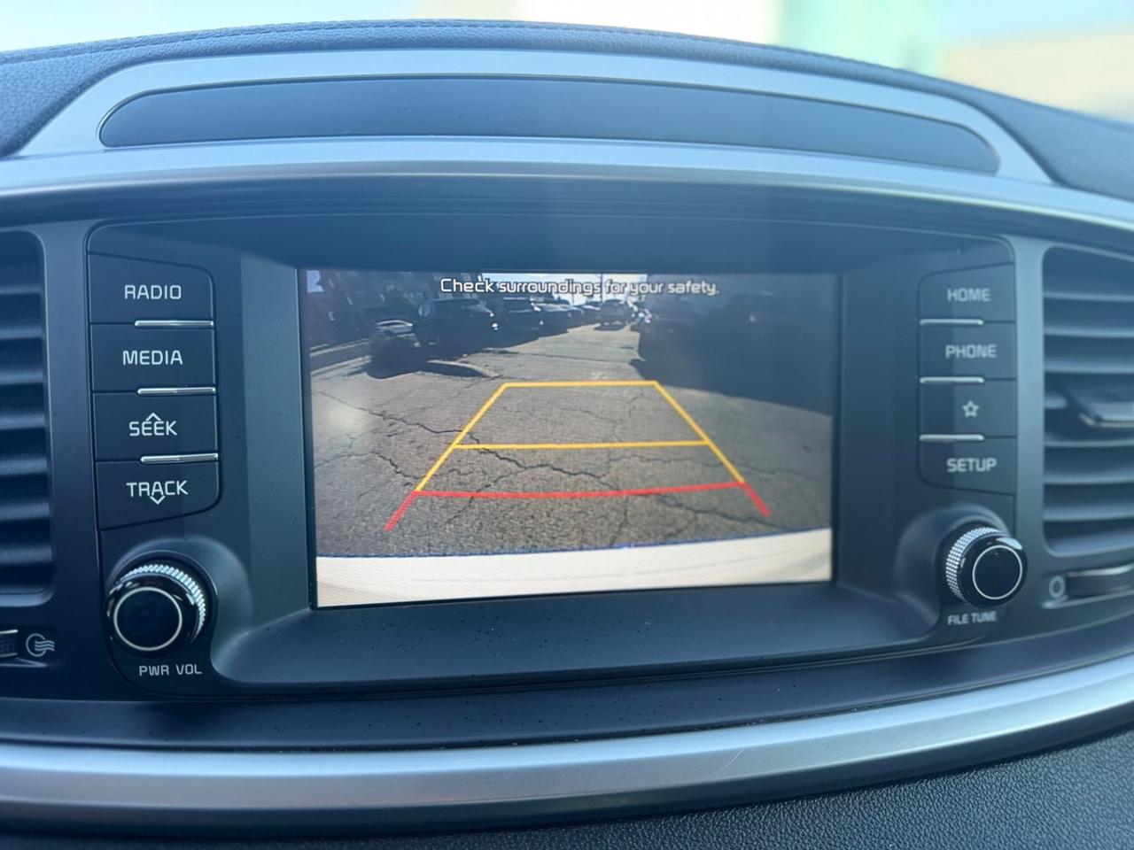 2020 Kia Sorento LX Photo