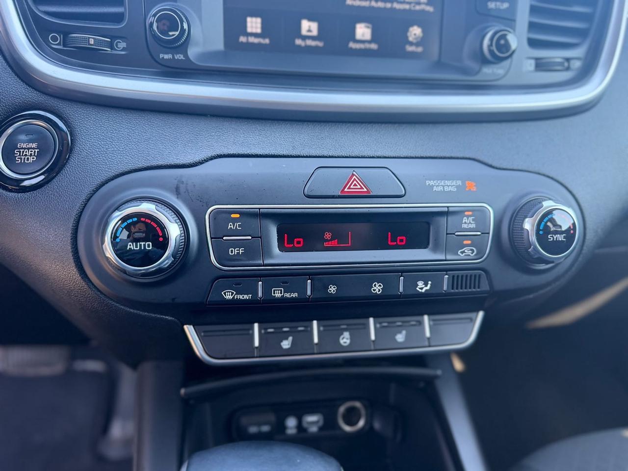 2020 Kia Sorento LX Photo
