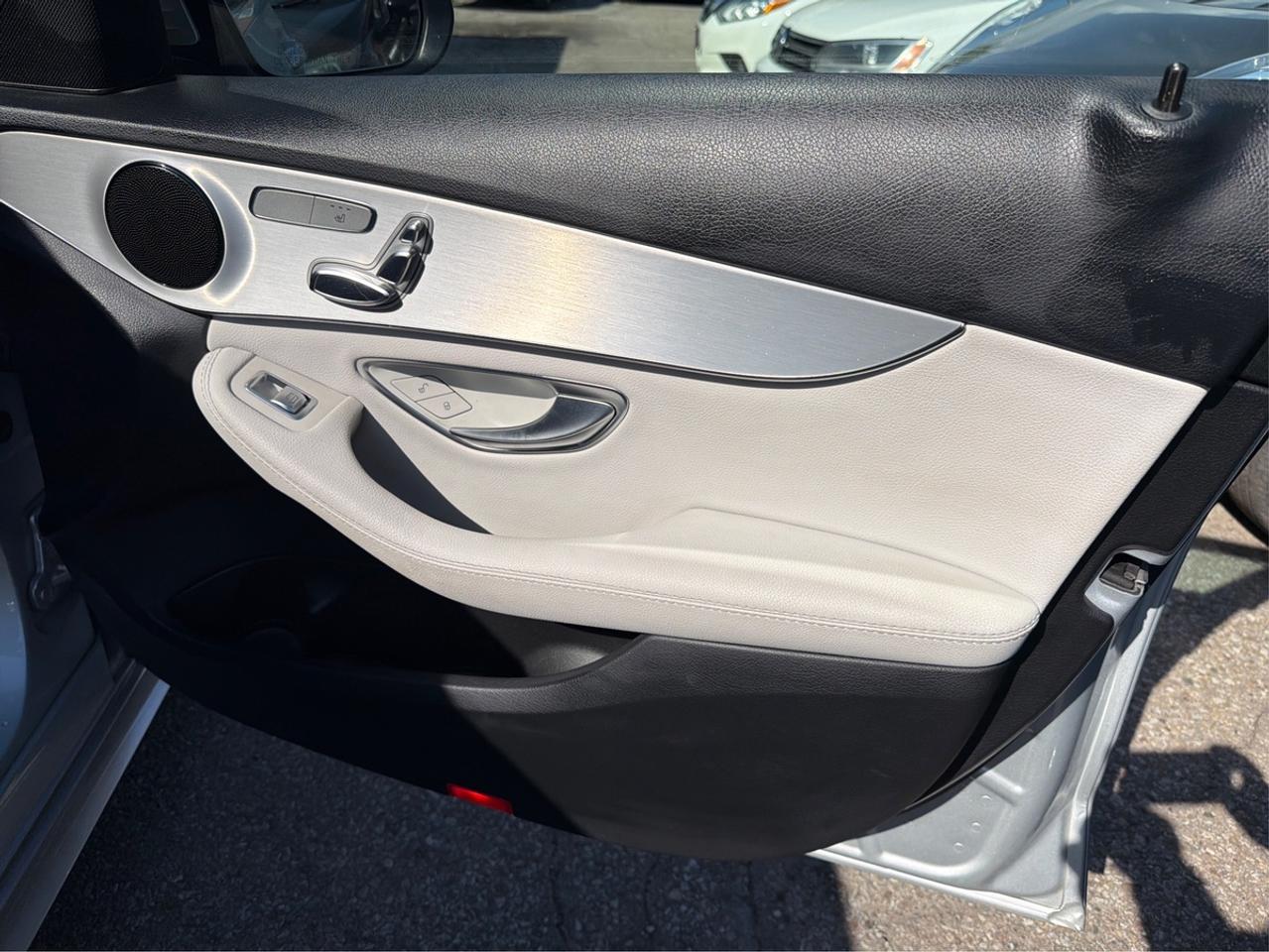 2017 Mercedes-Benz C-Class C 300 Photo