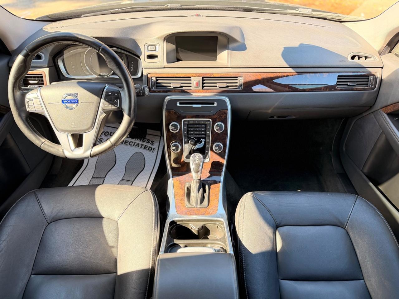 2015 Volvo XC70 T5 Premier|DEALER SERVICED Photo