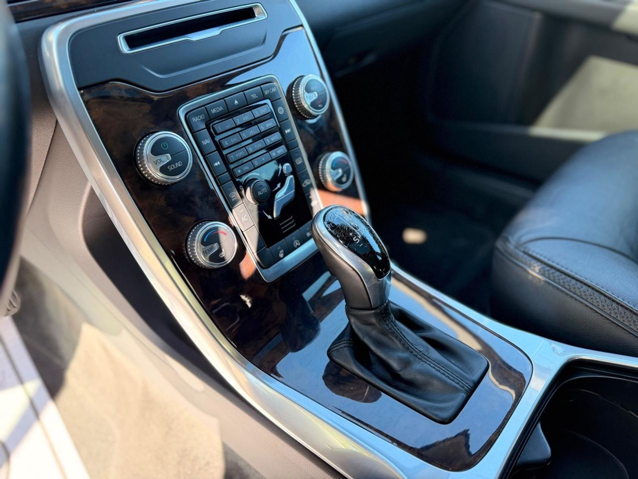 2015 Volvo XC70 T5 Premier|DEALER SERVICED Photo