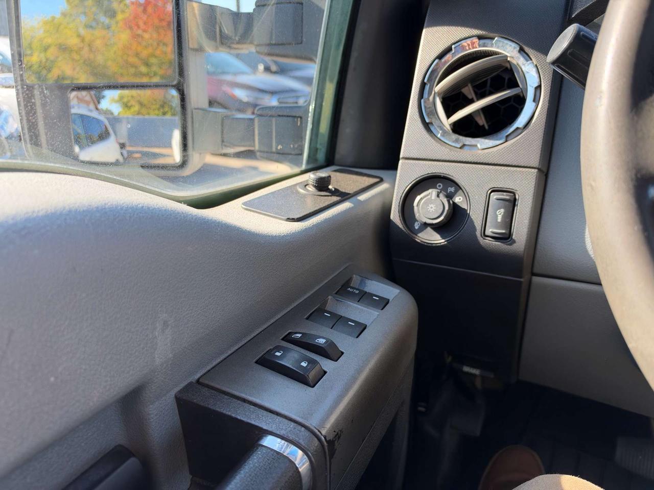 2012 Ford F-350 Super Duty 4WD Crew Cab 172 XLT FX4   AS IS   GOOD CONDITION Photo